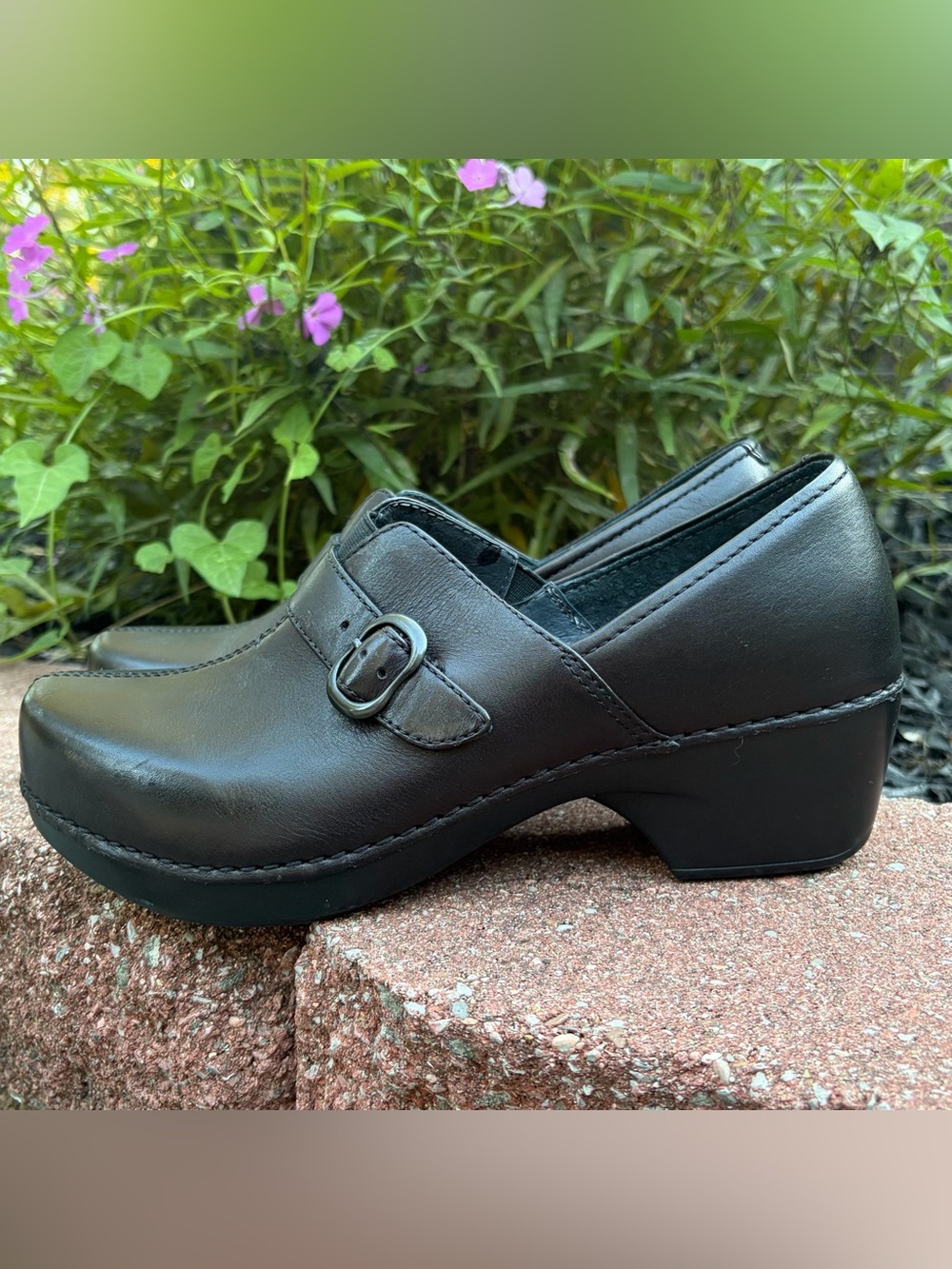 Dansko Shoes Black Leather Tamara Clogs Size US 8.5/EU 39 Women’s Comfort